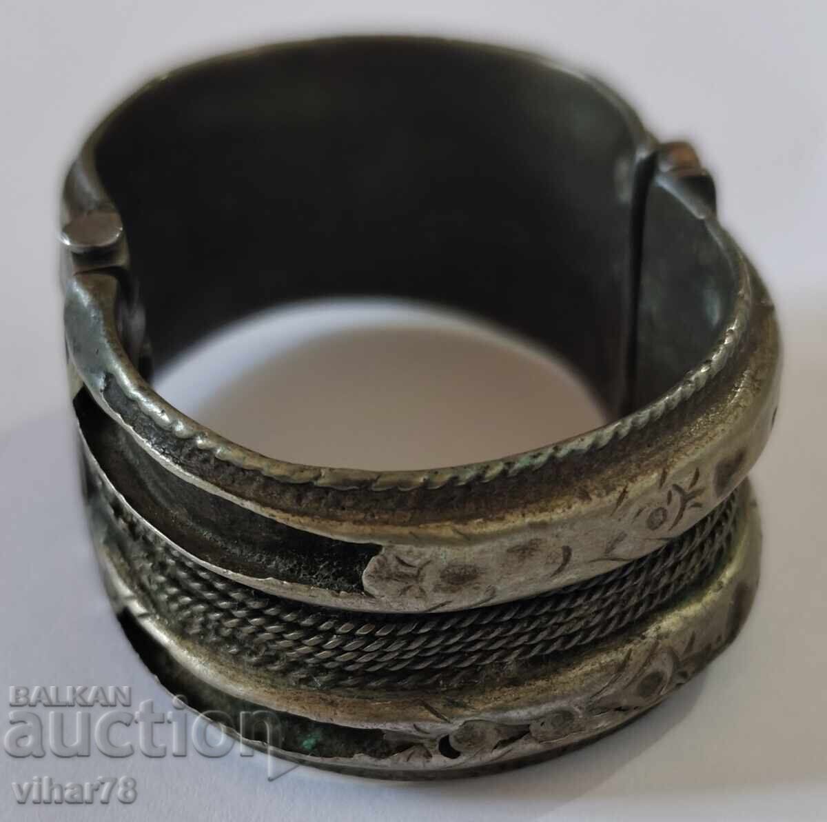 Auction  old bracelet