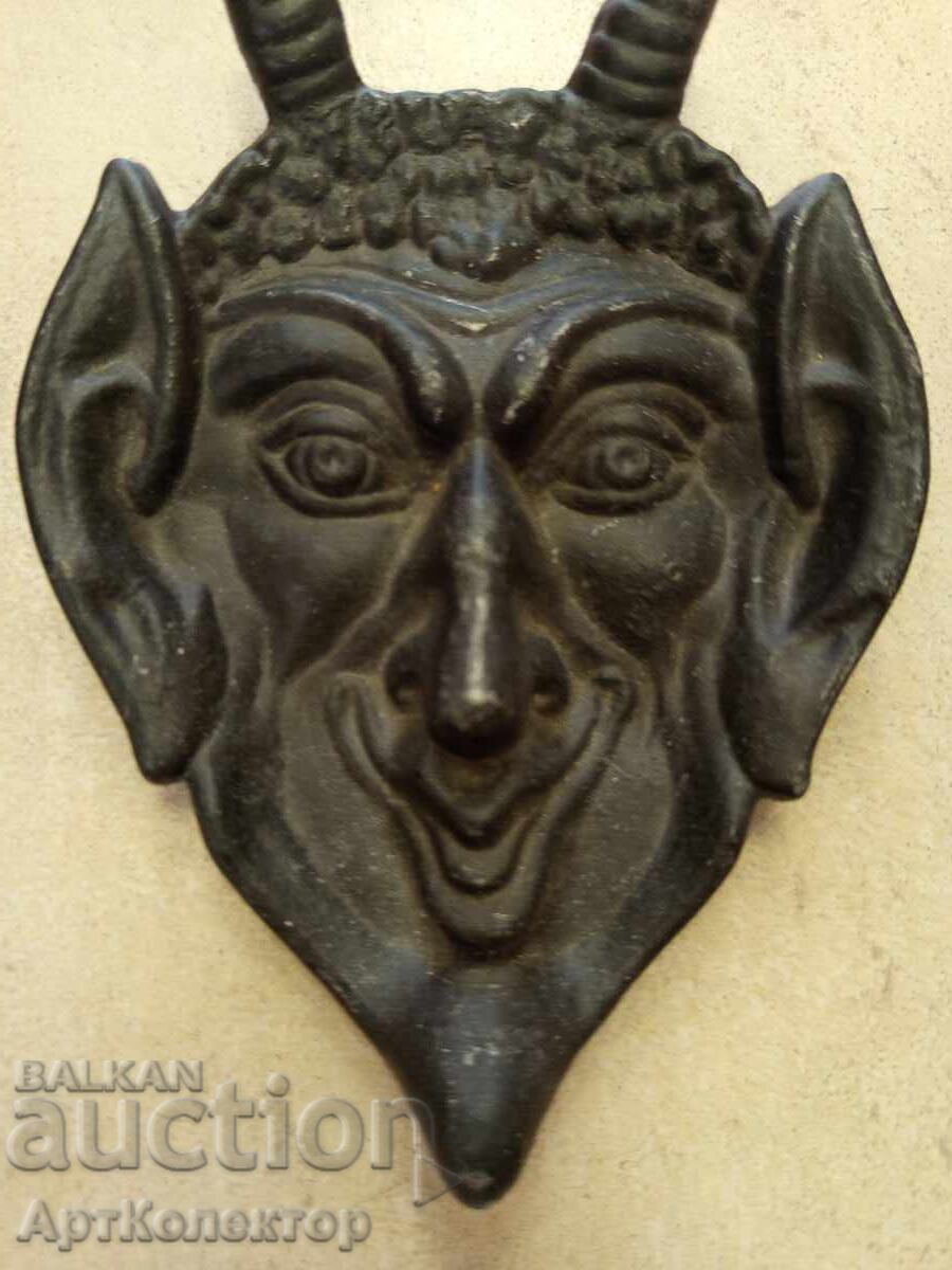 Σταχτοδοχείο εφαρμογή αλουμινίου πλαστικό με τιμή 29.00 BGN | € 14.83