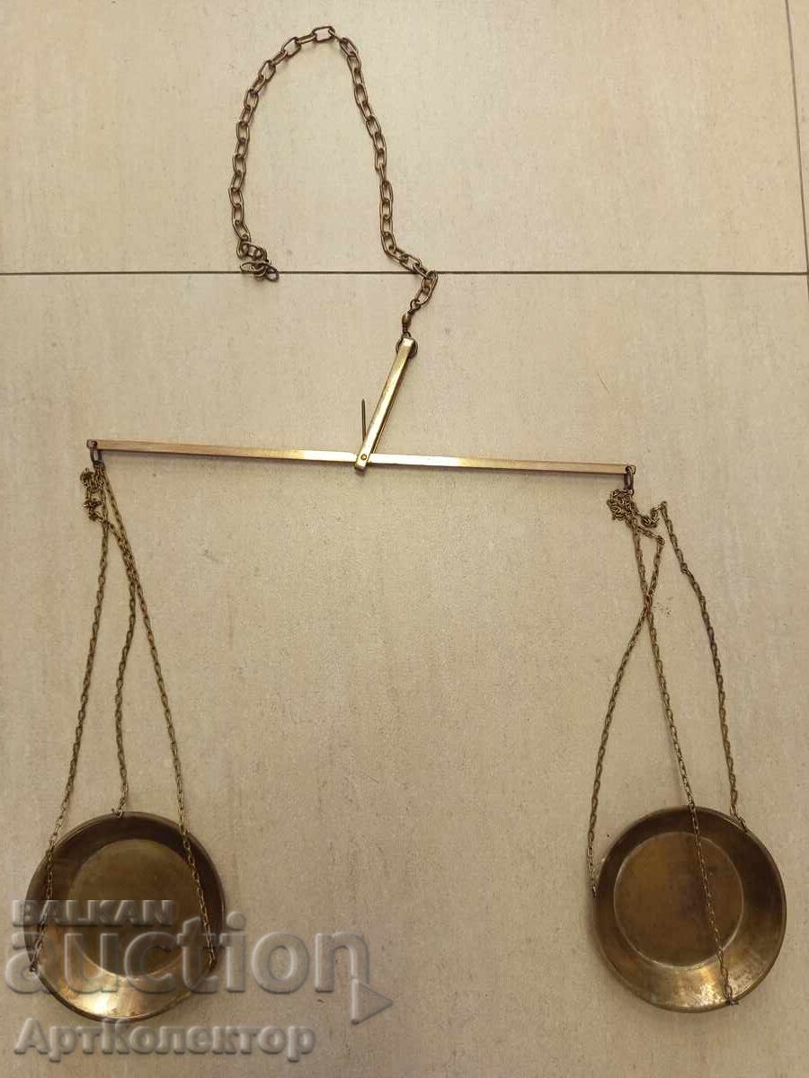 Cântar balanță bronz, stare perfectă cu preț 94.00 BGN | € 48.06