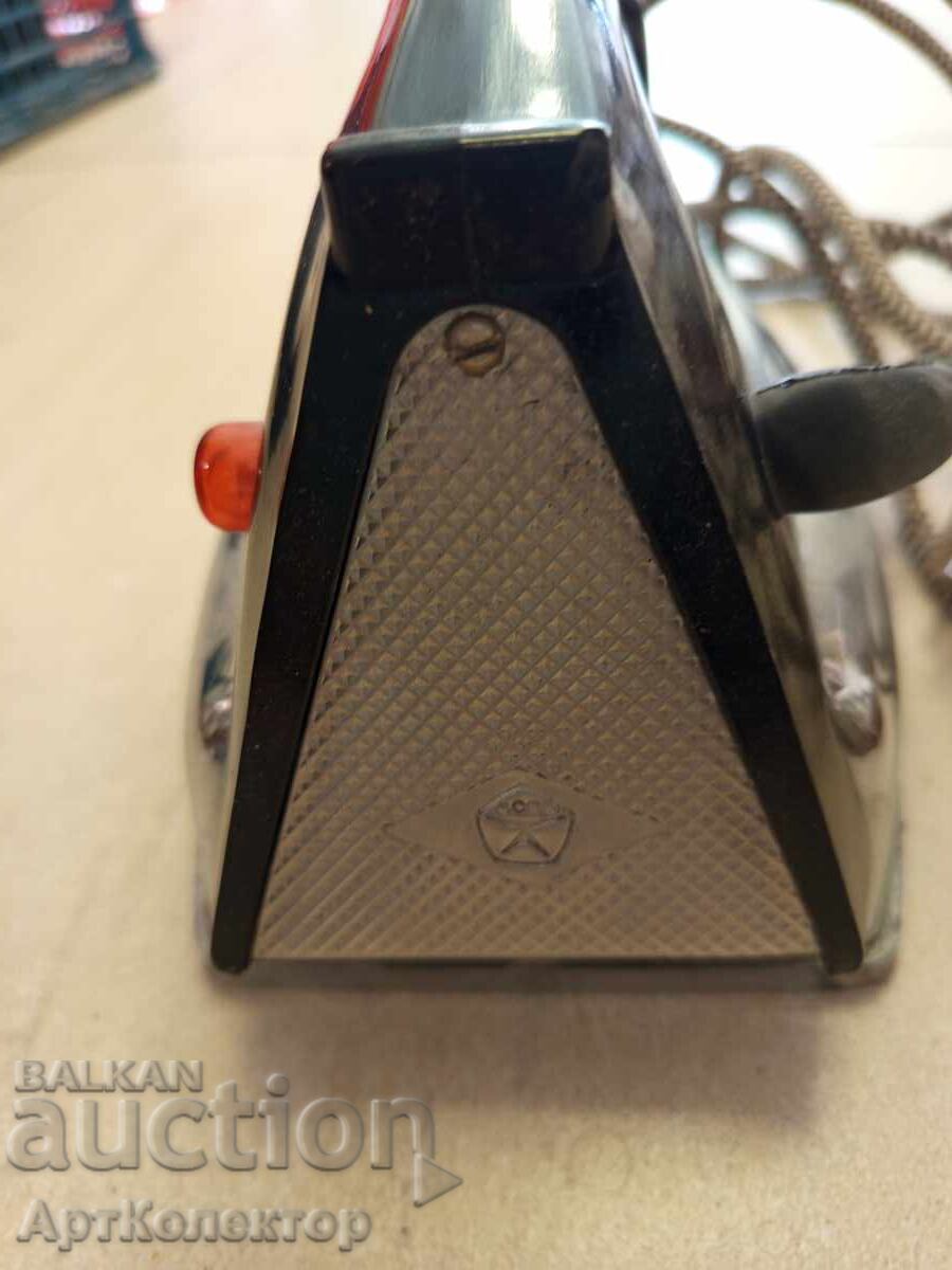 Δημοπρασία Παλιό ρωσικό σοβιετικό σίδερο ατμού sssr Δημοπρασία Παλιό ρωσικό σοβιετικό σίδερο ατμού sssr