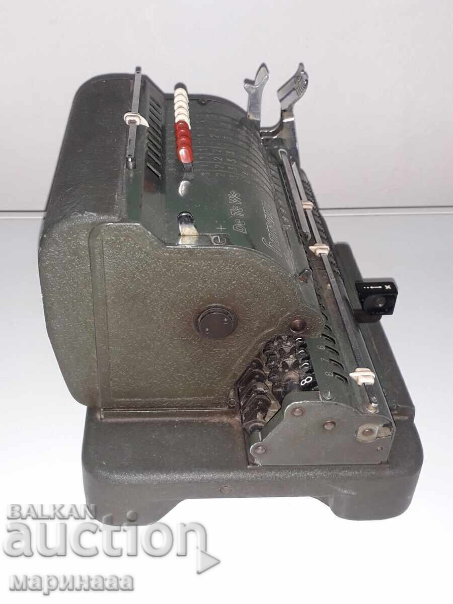 Livrarea MAȘINĂ DE CALCUL MECANICĂ VECHE ''HAMANN MANUS R''