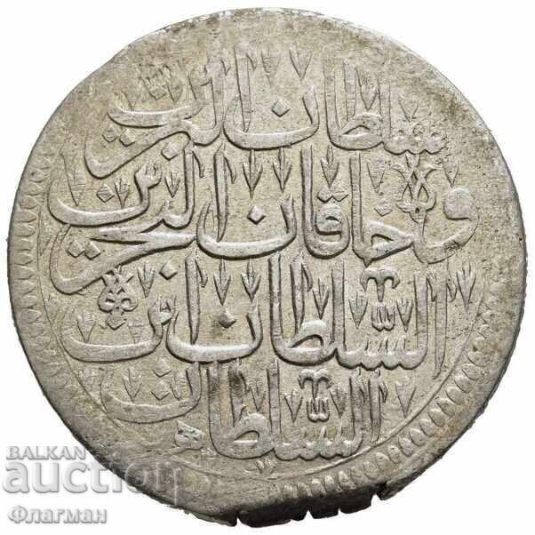Imperiul Otoman 1 Zlot (30 Pari) 1115 H Sultan Ahmed al III-lea cu preț € 160.00 | 312.93 BGN