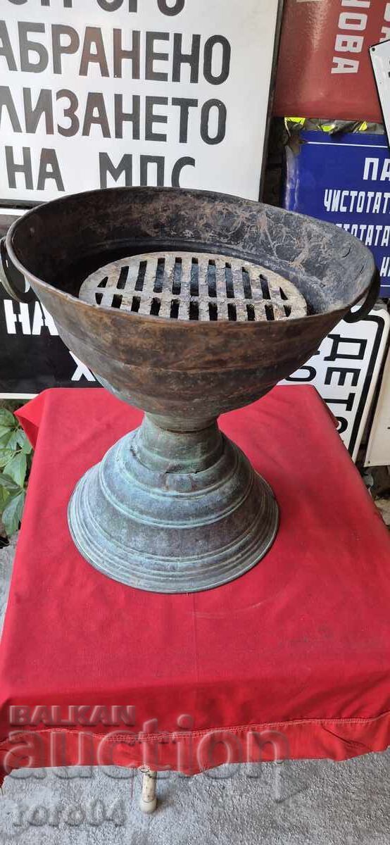 Δημοπρασία ΜΑΝΓΑΛ - Μπάρμπεκιου - 250 ΕΤΩΝ