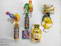Малка колекция от 5 фигурки на M&M.
