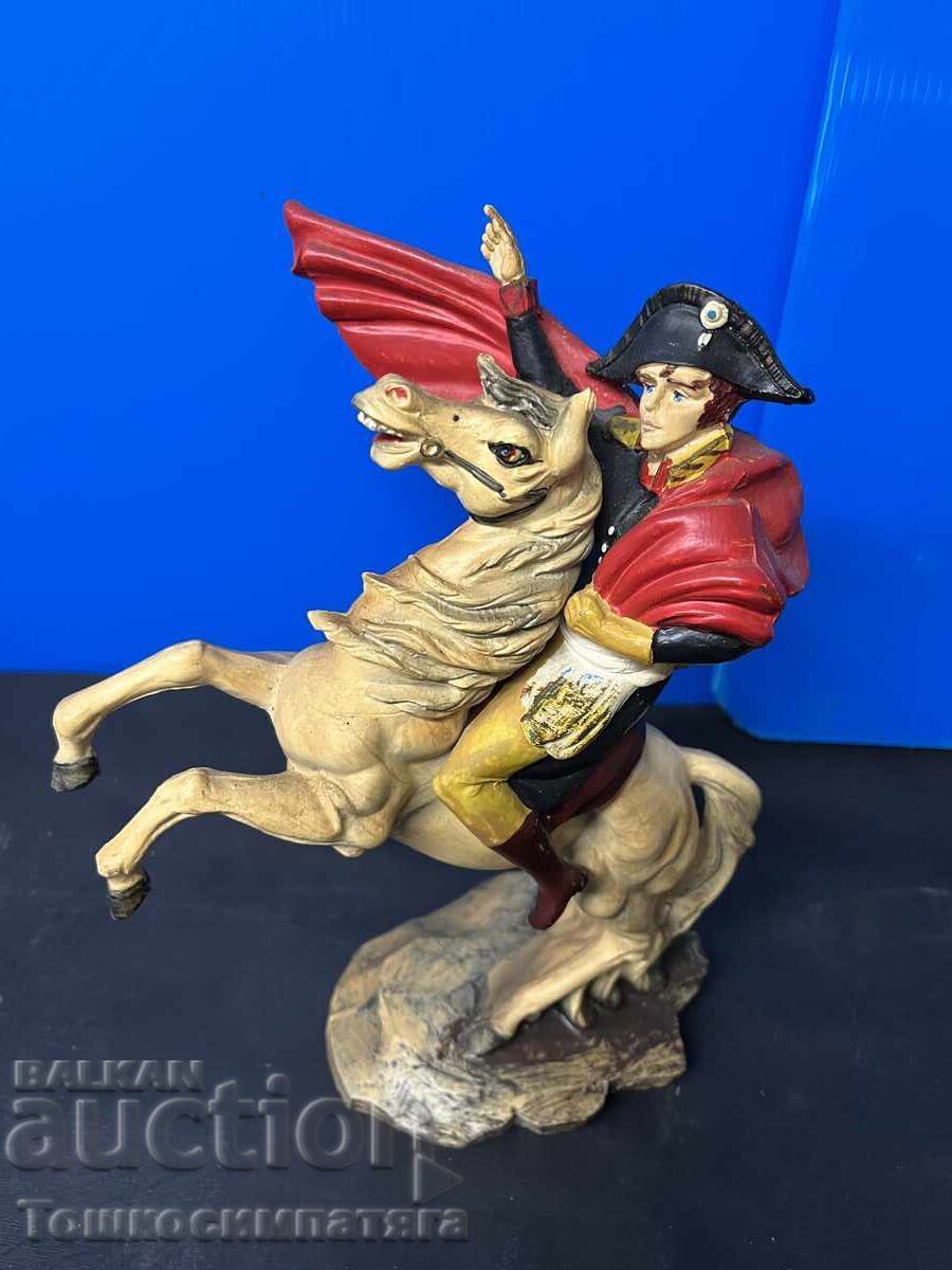 Figurină Napoleon Bonaparte călare cu preț 80.00 BGN | € 40.90