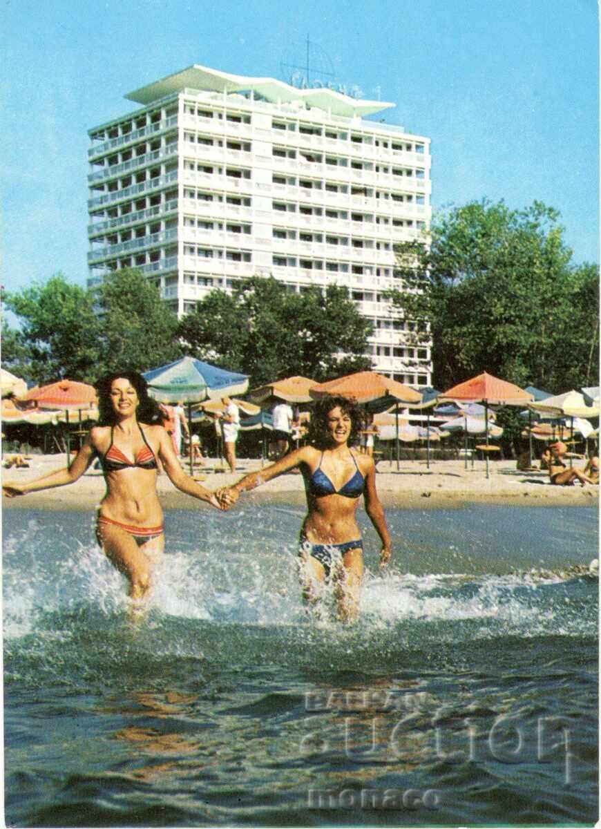 Παλιά καρτ ποστάλ - Σάνι Μπιτς, Η παραλία μπροστά από το ξενοδοχείο "Γκλόμπους"