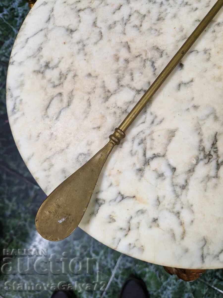 Delivery of Wonderful antique English bronze shoehorn Delivery of Wonderful antique English bronze shoehorn