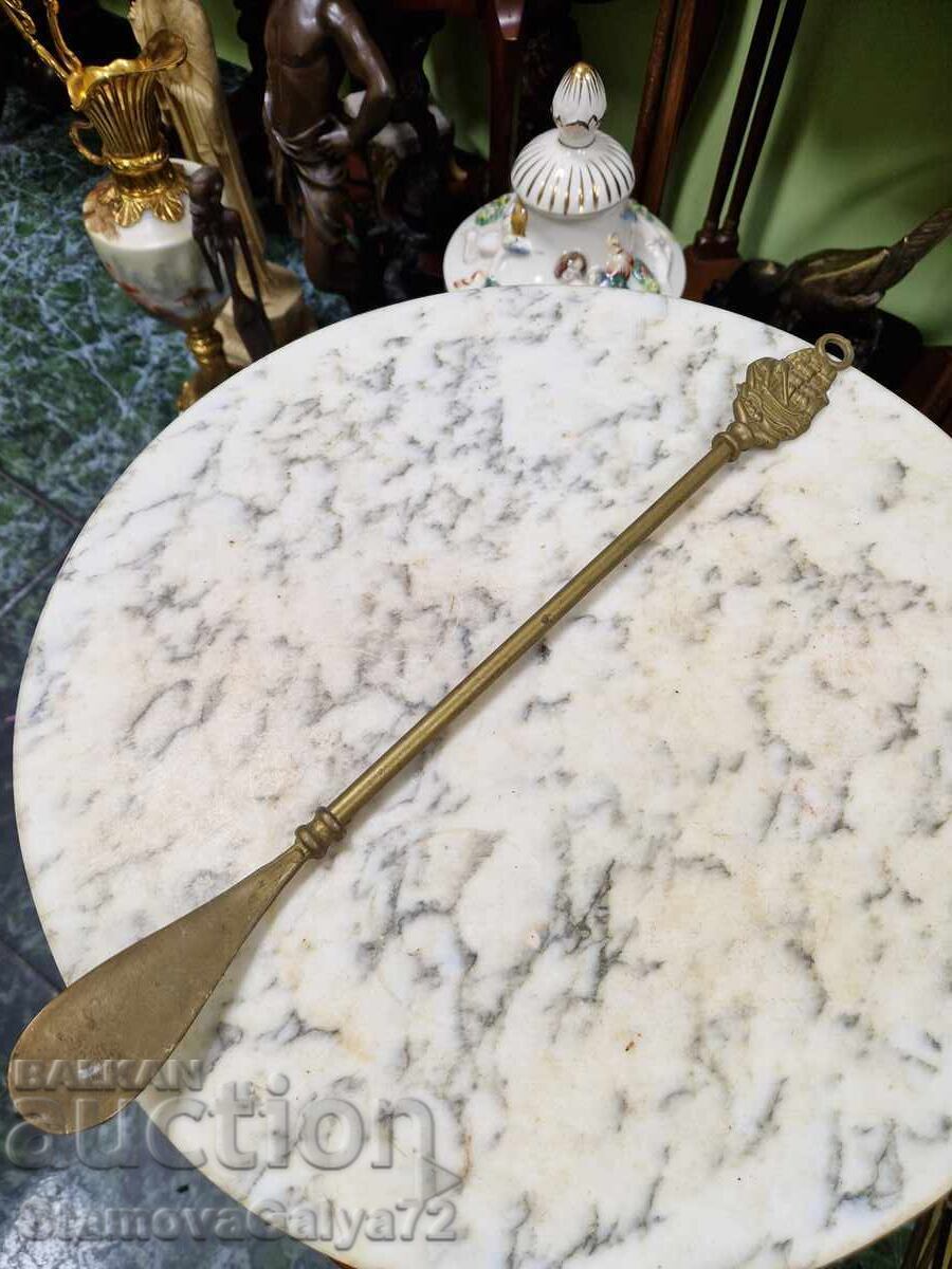 Wonderful antique English bronze shoehorn Wonderful antique English bronze shoehorn
