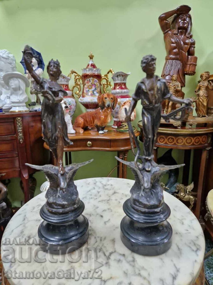 Pereche de figurine franceze antice cu preț 288.00 BGN | € 147.25 Pereche de figurine franceze antice cu preț 288.00 BGN | € 147.25