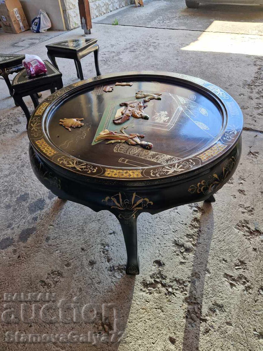 Livrarea Măsuță asiatică superbă cu 4 taburete din lemn cu sidef Livrarea Măsuță asiatică superbă cu 4 taburete din lemn cu sidef