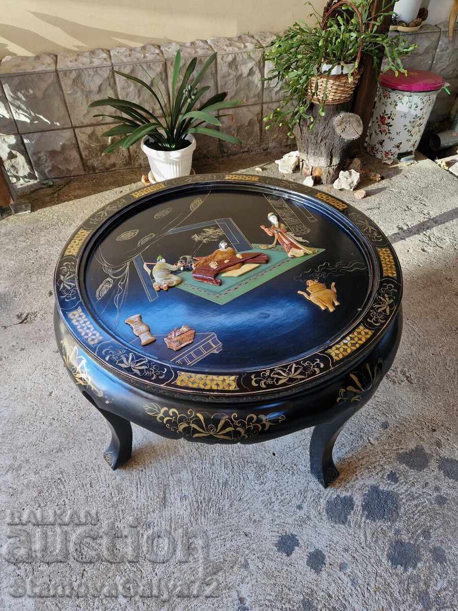 Măsuță asiatică superbă cu 4 taburete din lemn cu sidef Măsuță asiatică superbă cu 4 taburete din lemn cu sidef