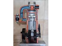 Model vintage de motor pe benzină model anii '70 RPR Funcționează