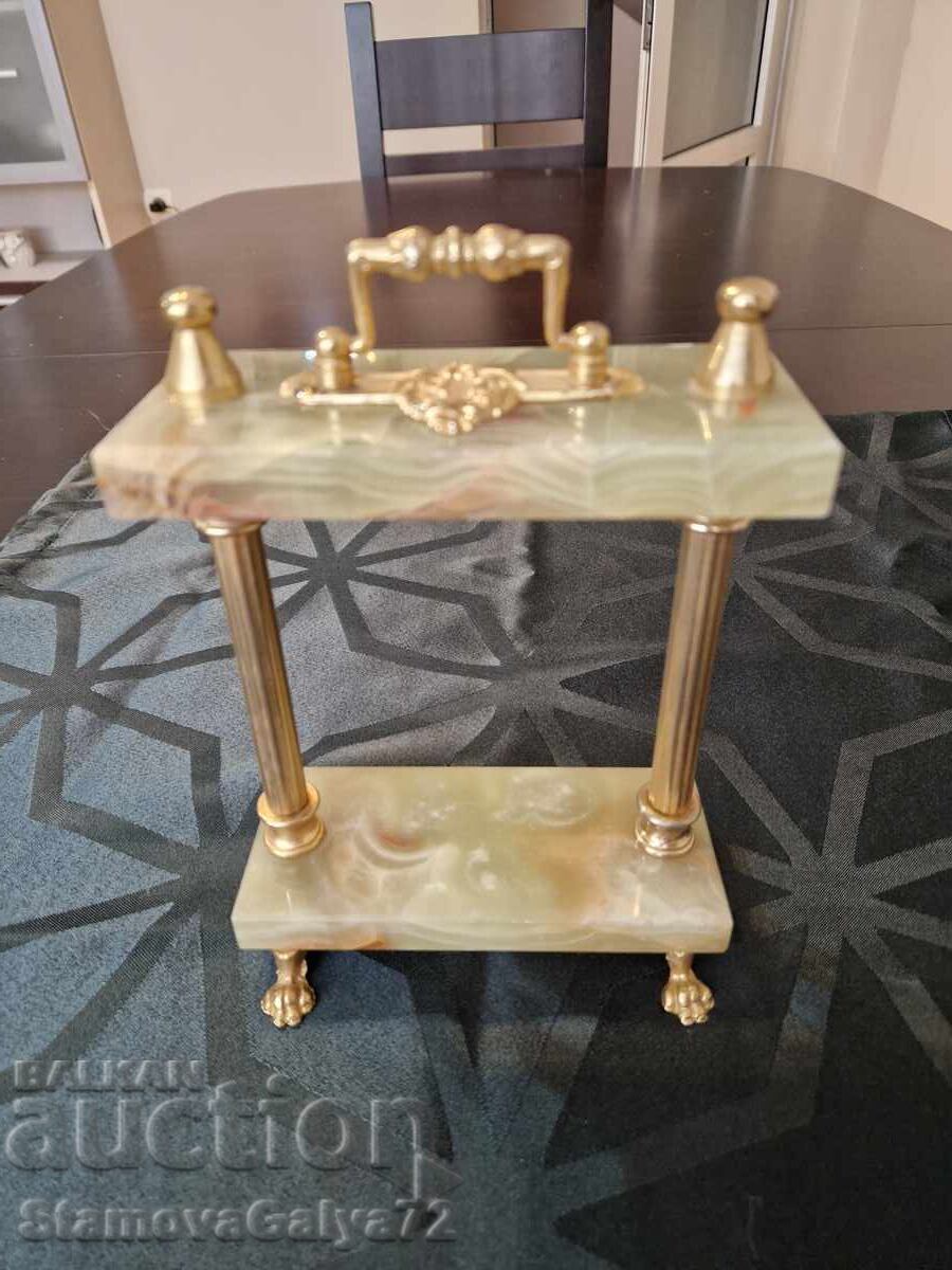 Vechi suport englezesc-belgian superb pentru ceas de buzunar cu preț 188.00 BGN | € 96.12 Vechi suport englezesc-belgian superb pentru ceas de buzunar cu preț 188.00 BGN | € 96.12