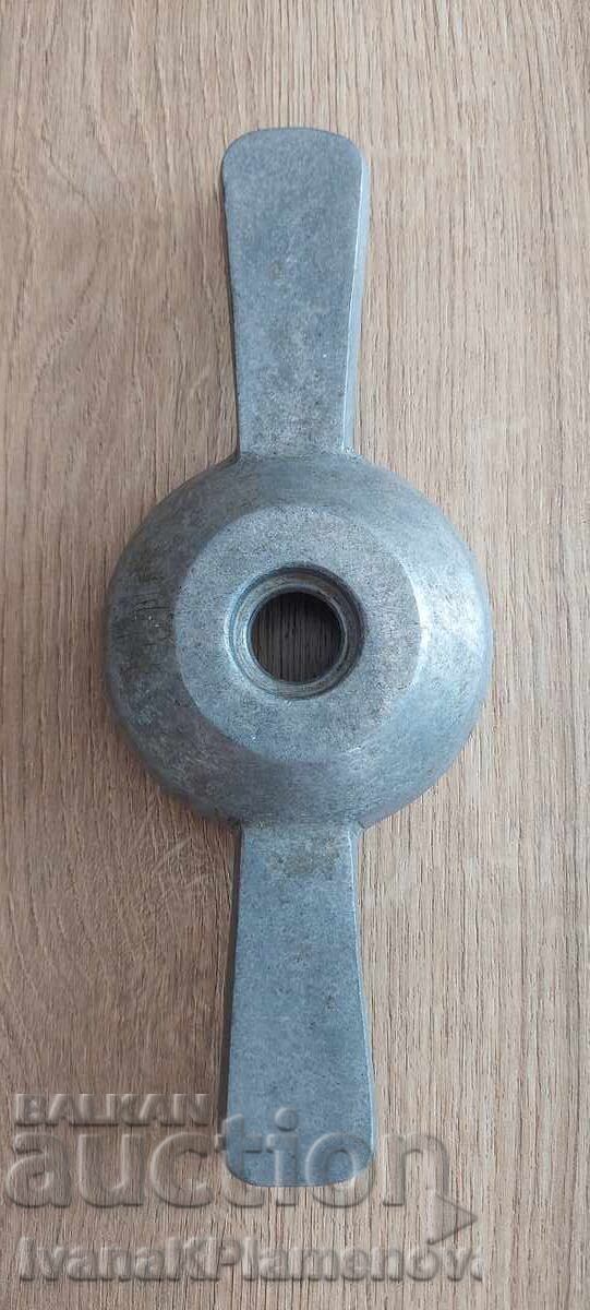 Δημοπρασία Σφραγιστικό βάζων ρετρό για γνώστες (Zatvarachka za burkani retro za tseniteli)