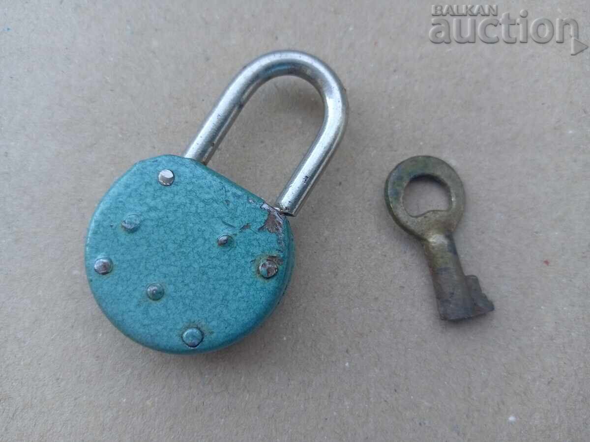 Lacăt mini retro vechi cu preț 21.00 BGN | € 10.74