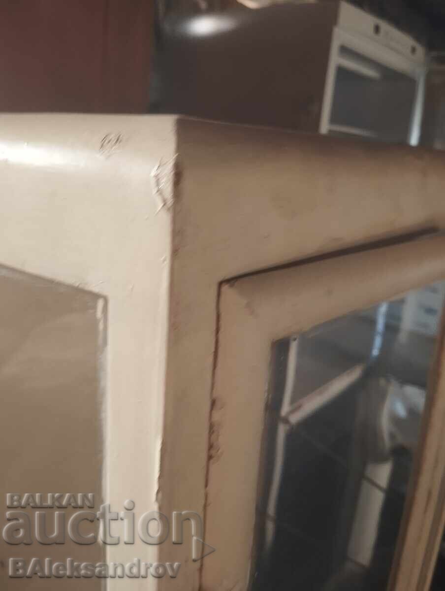 Delivery of Old medical metal display cabinet