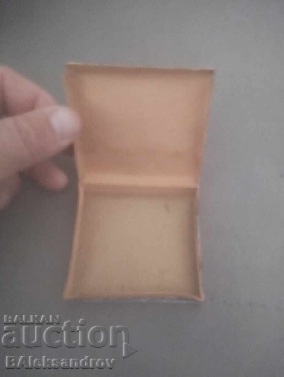 Аукцион Колекционерска кутия от цигари царство българия Аукцион Колекционерска кутия от цигари царство българия