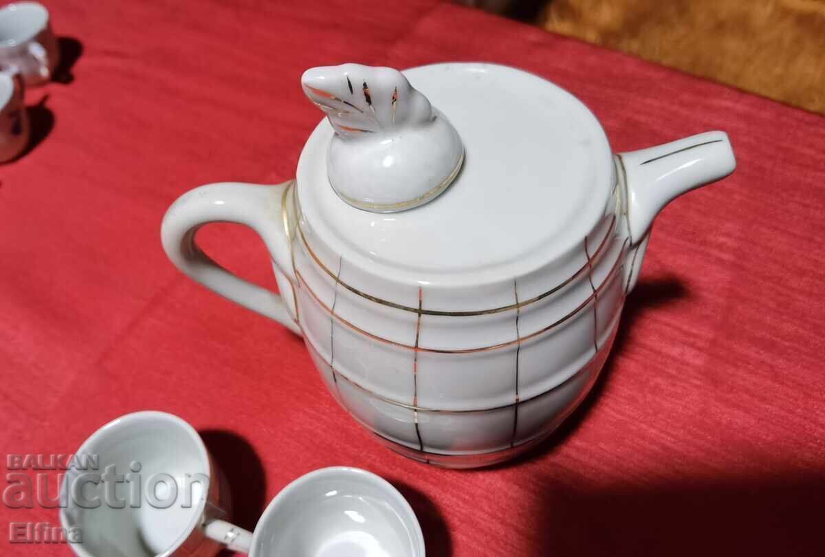 Комплект чашки и каничка за греена ракия с цена € 12.00 | 23.47 лв. Комплект чашки и каничка за греена ракия с цена € 12.00 | 23.47 лв.