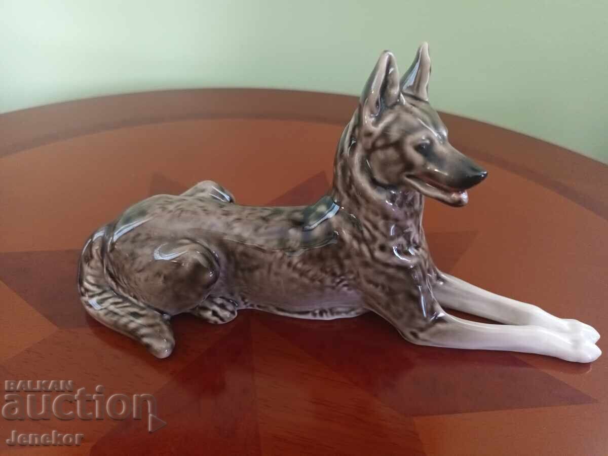 Figurină LfF cu preț 160.00 BGN | € 81.81