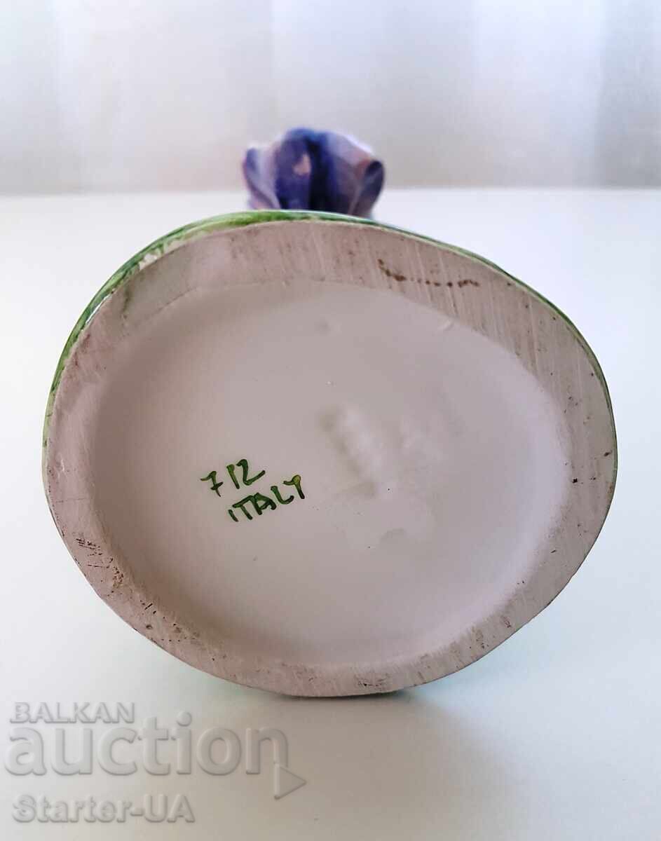 Δημοπρασία Όμορφο πορσελάνινο λουλούδι Δημοπρασία Όμορφο πορσελάνινο λουλούδι