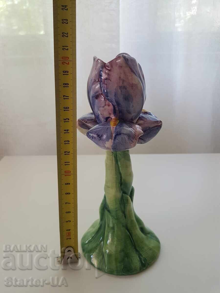 Παράδοση Όμορφο πορσελάνινο λουλούδι Παράδοση Όμορφο πορσελάνινο λουλούδι