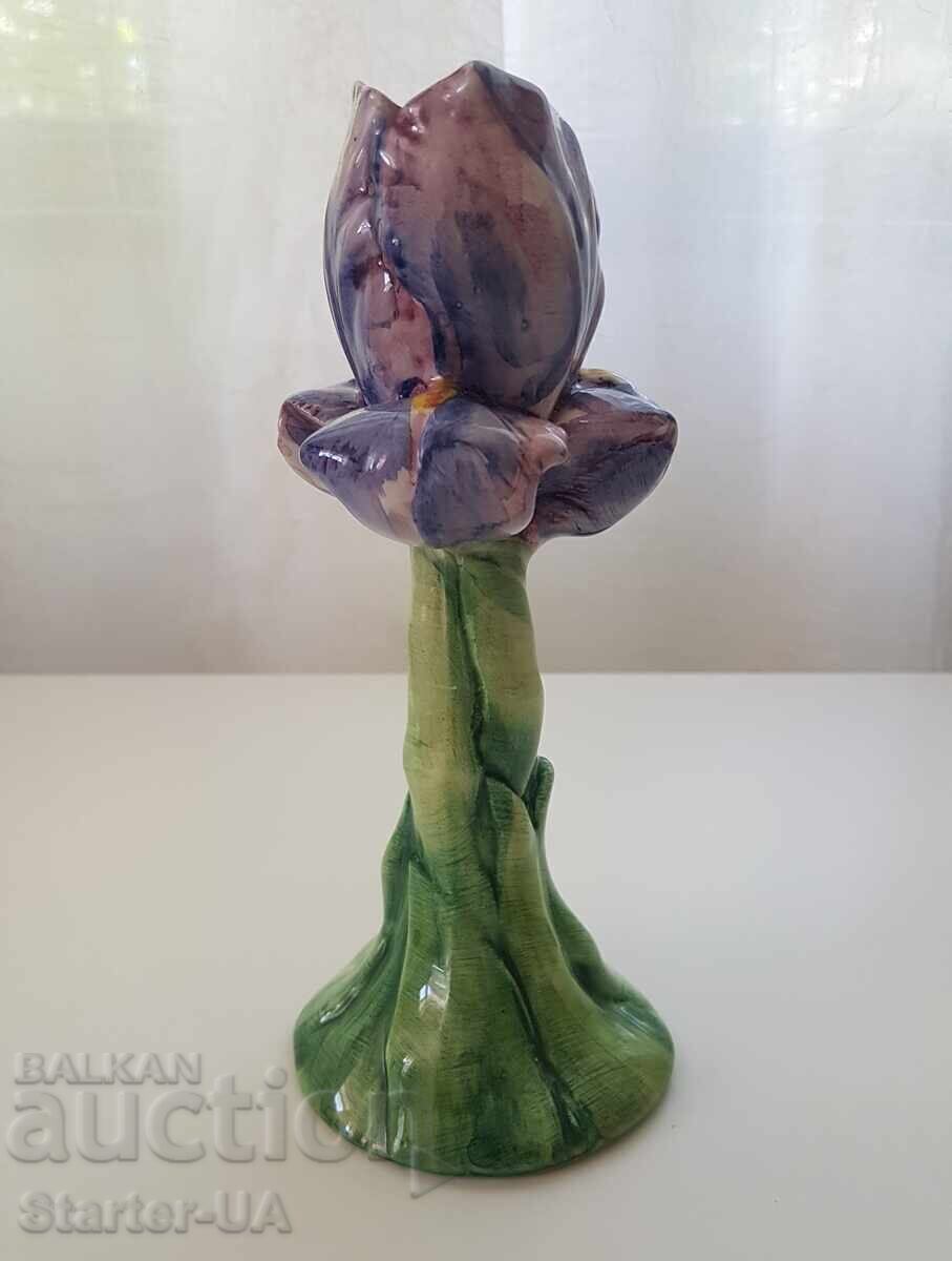 Όμορφο πορσελάνινο λουλούδι Όμορφο πορσελάνινο λουλούδι