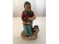 Figurină de porțelan "Bunica". Biscuiți