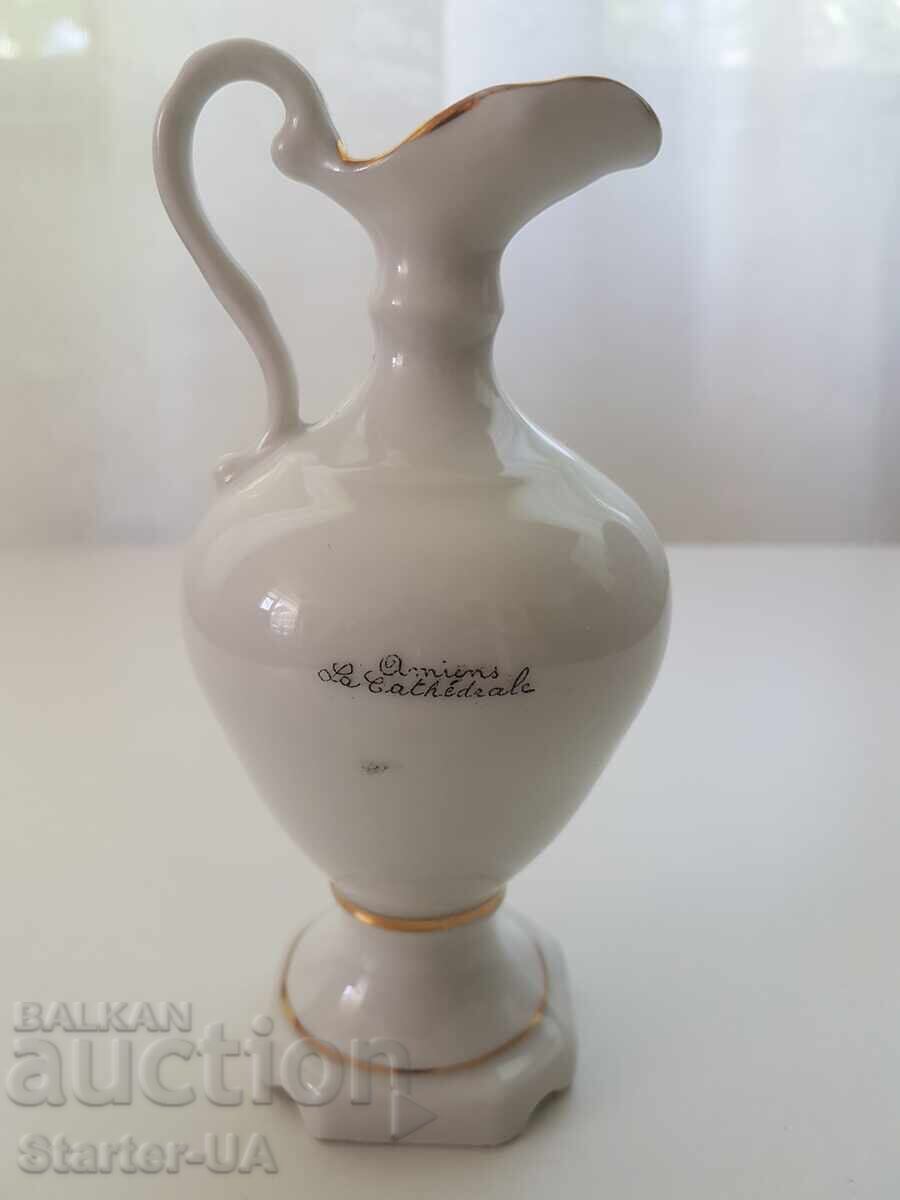 Δημοπρασία Όμορφη πορσελάνινη κανάτα με σήμανση. Limoges. Γαλλία Δημοπρασία Όμορφη πορσελάνινη κανάτα με σήμανση. Limoges. Γαλλία