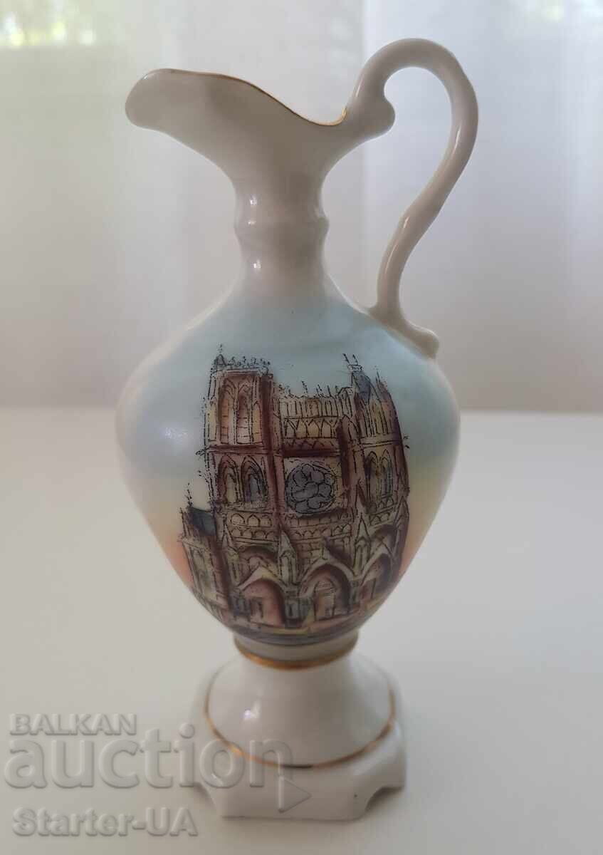 Όμορφη πορσελάνινη κανάτα με σήμανση. Limoges. Γαλλία Όμορφη πορσελάνινη κανάτα με σήμανση. Limoges. Γαλλία