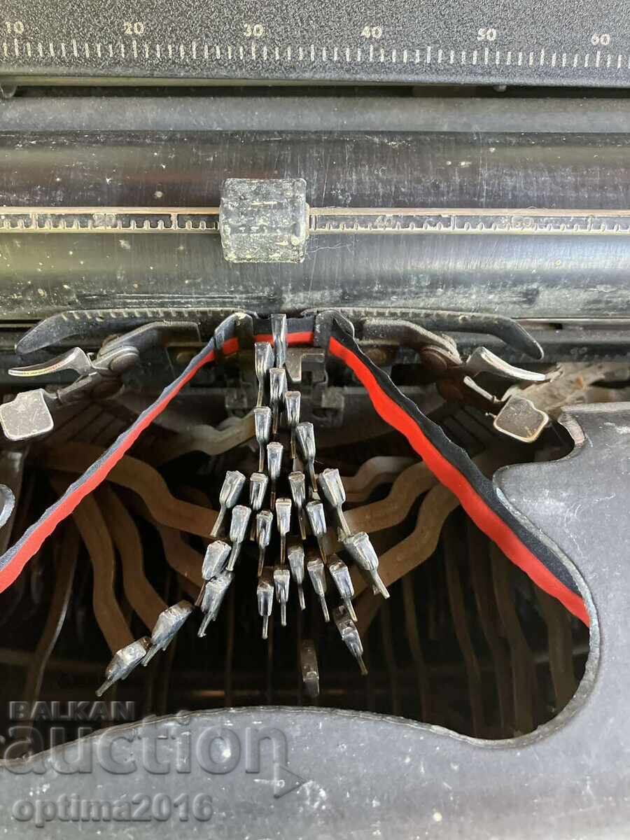 Livrarea Mașină de scris REMINGTON