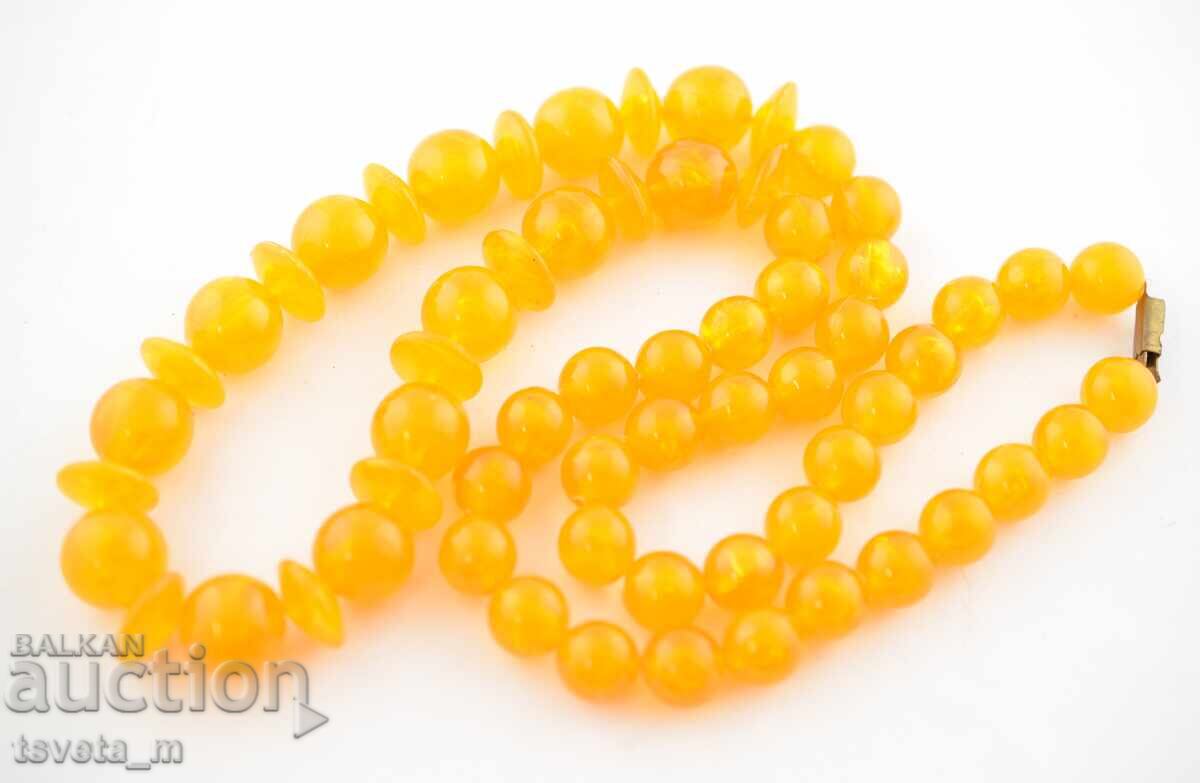 Гердан колие тип кехлибар с цена 10.00 лв. | € 5.11