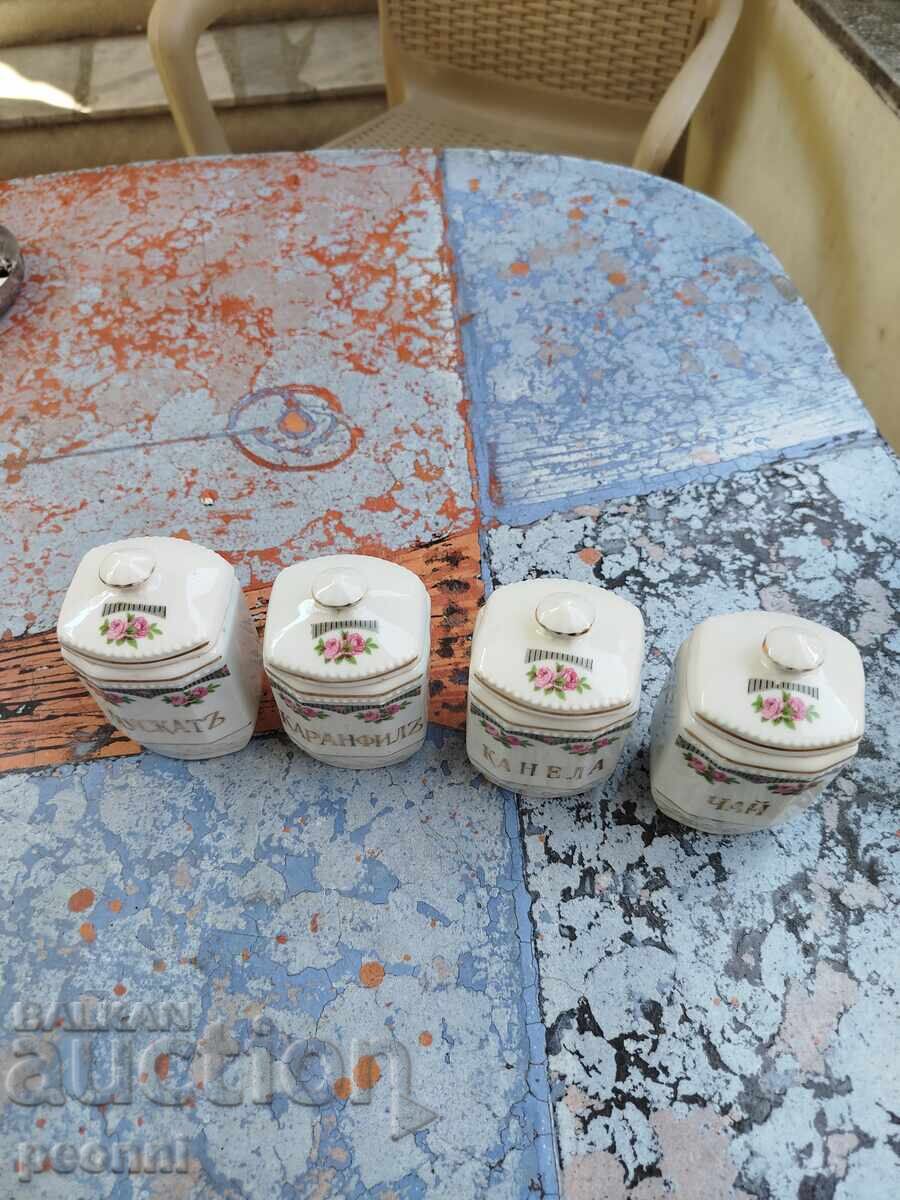 Porțelan Bavaria din Regatul Bulgariei cu preț 40.00 BGN | € 20.45