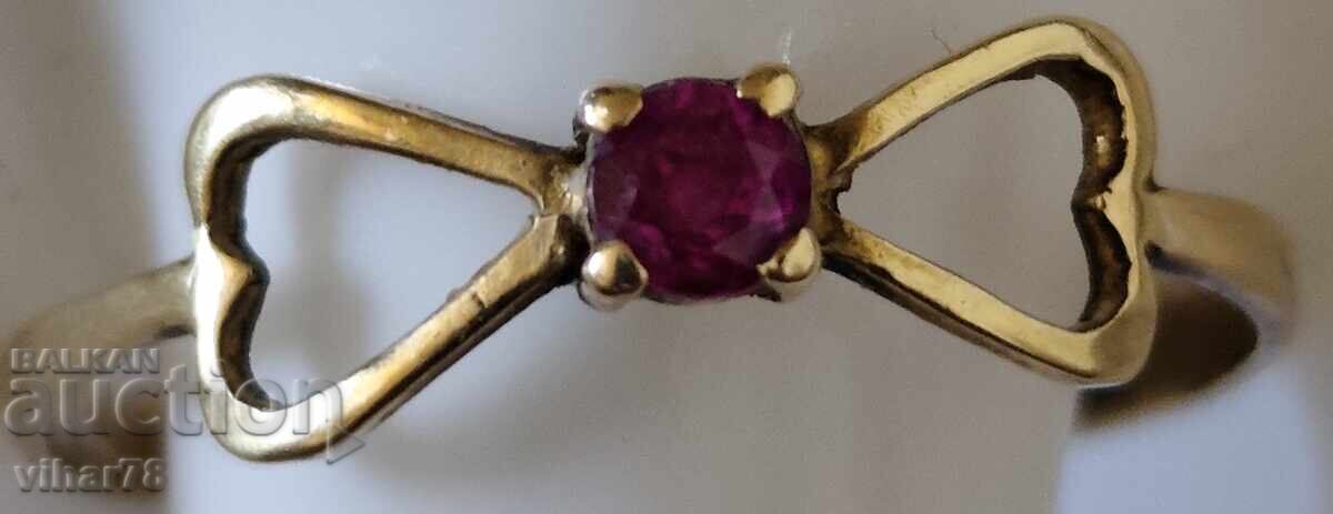 Χρυσό δαχτυλίδι με ρουμπίνι με τιμή 359.99 BGN | € 184.06 Χρυσό δαχτυλίδι με ρουμπίνι με τιμή 359.99 BGN | € 184.06
