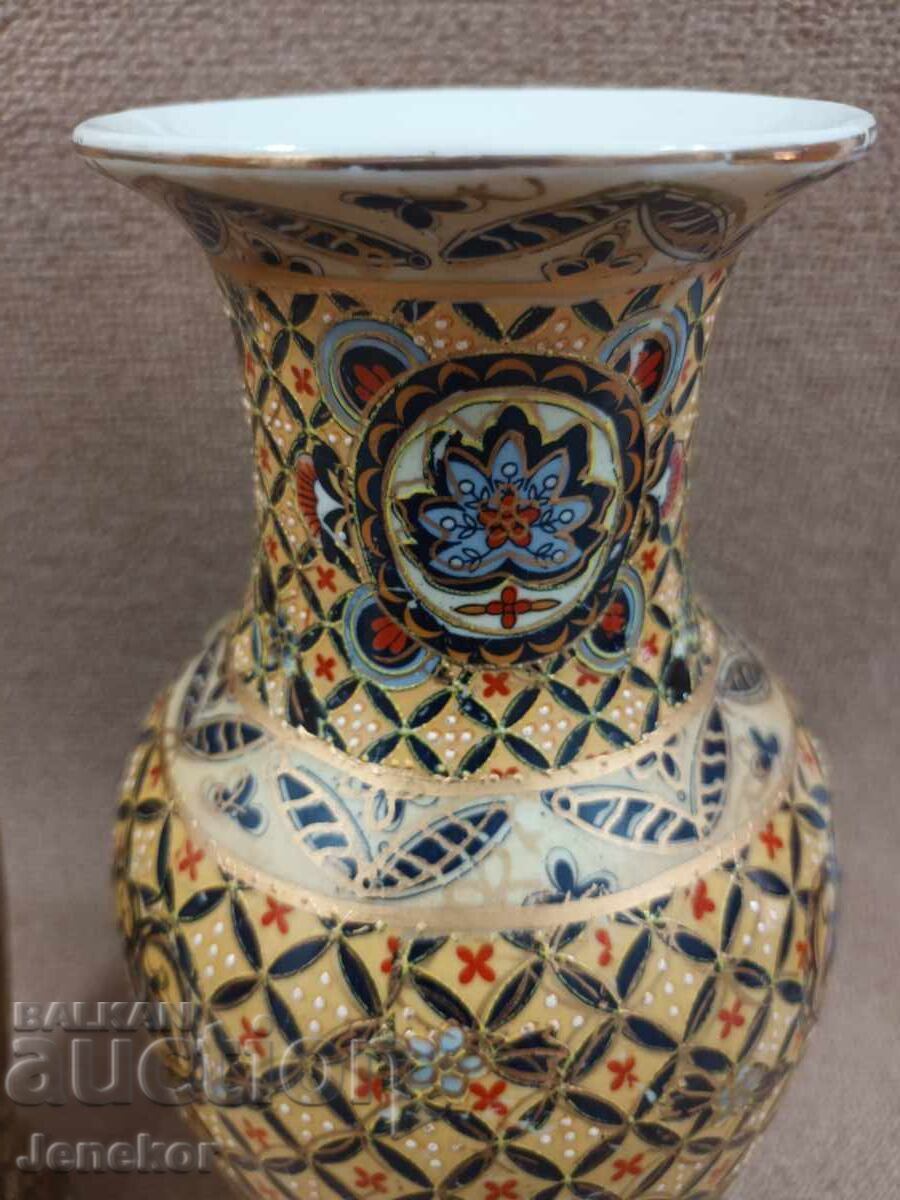 Livrarea Vaze chinezești pictate manual.