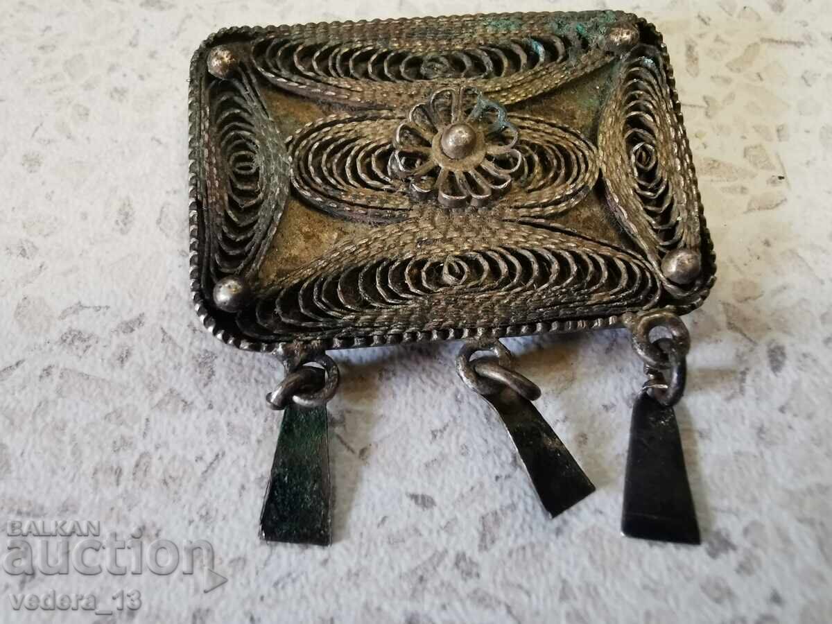 BROȘĂ FILIGRAN ARGINT cu preț 50.00 BGN | € 25.56 BROȘĂ FILIGRAN ARGINT cu preț 50.00 BGN | € 25.56