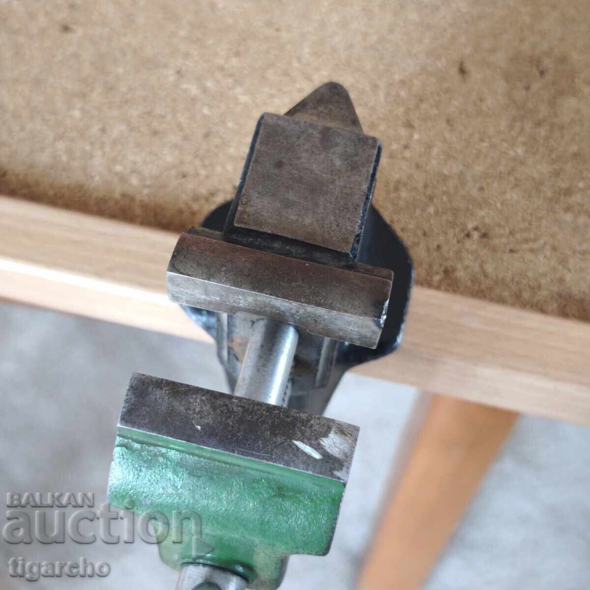 Delivery of Watchmaker's vise