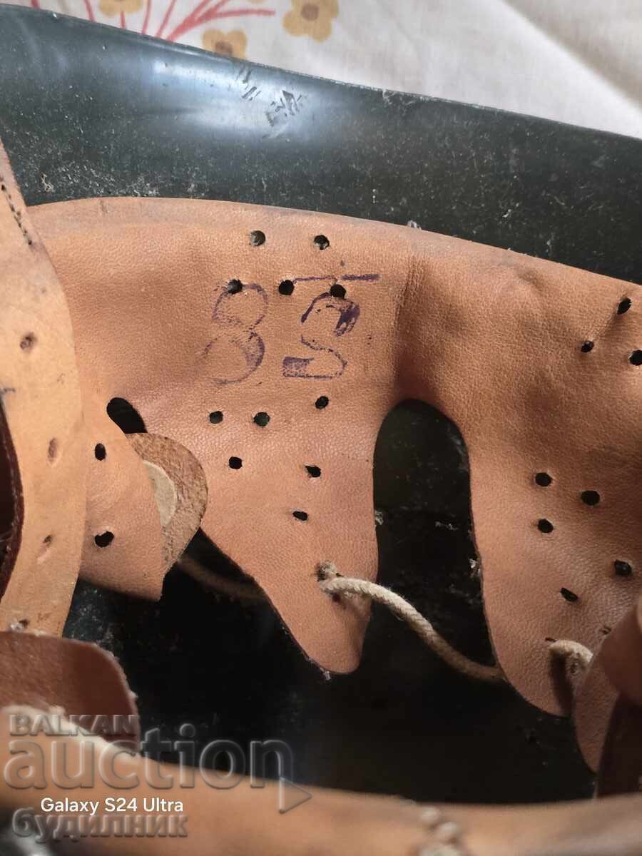 Livrarea Căști militare stare perfectă mărimea 58. BZȚ. Licitez