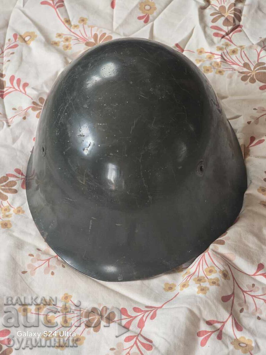 Căști militare stare perfectă mărimea 58. BZȚ. Licitez