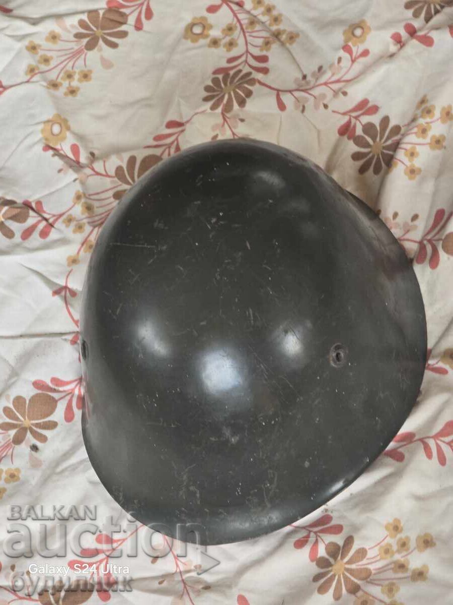 Military helmet perfect condition size 58. BZC. I'm putting up for auction with price 10.99 BGN | € 5.62