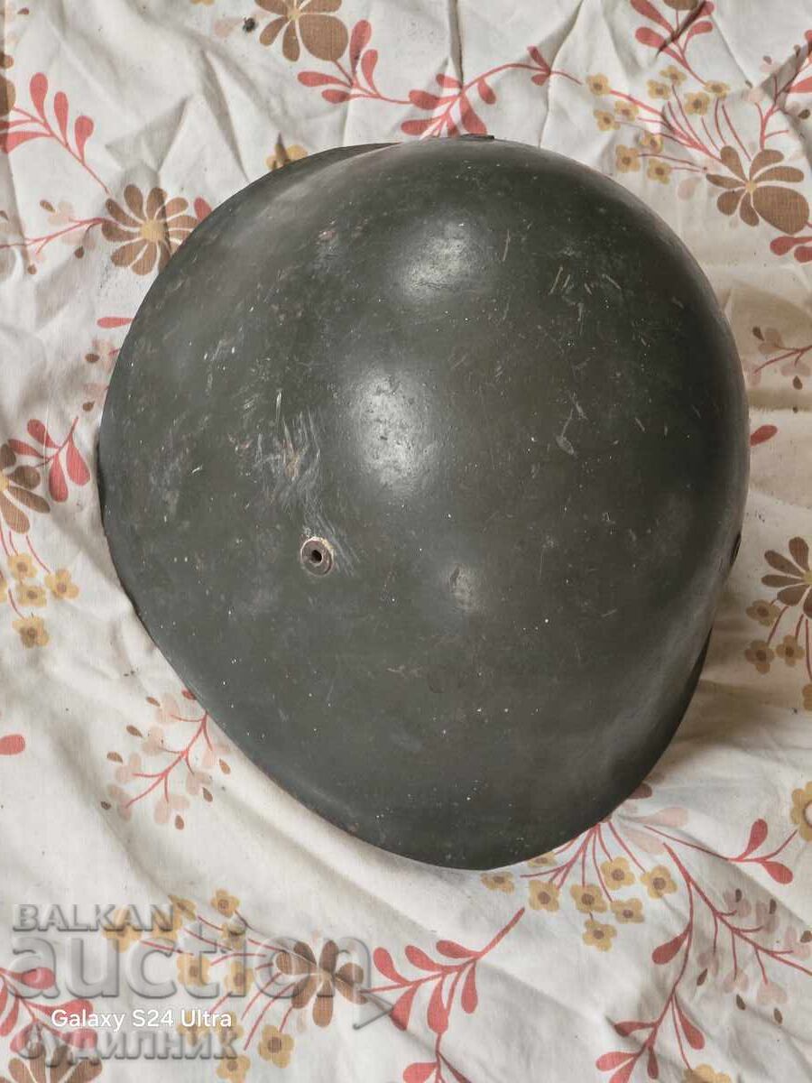 Military helmet perfect condition size 59. BZC. I'm putting it up for auction with price 10.99 BGN | € 5.62