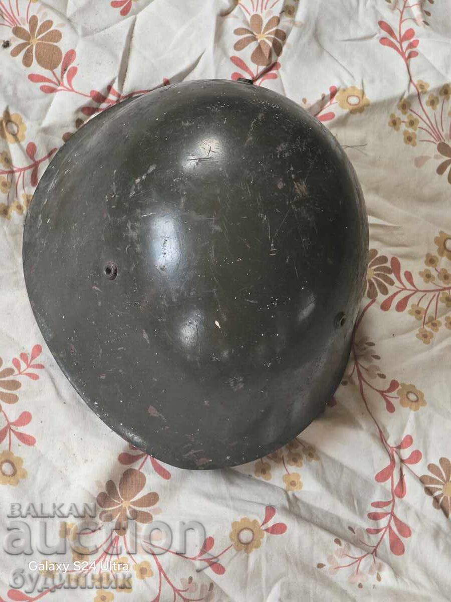 Casca militară stare perfectă mărimea 56. BZC. Licitez cu preț 10.99 BGN | € 5.62