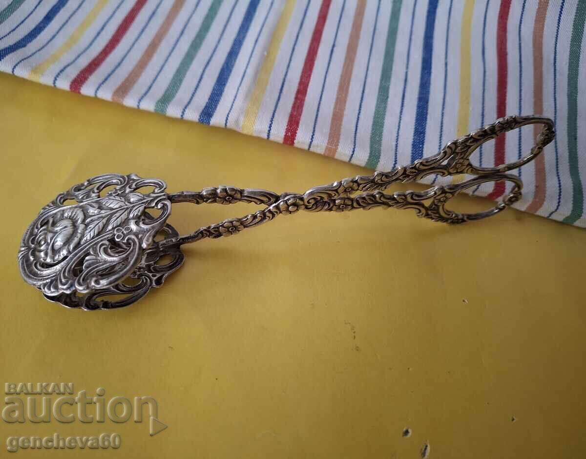 Βικτοριανή τσιμπίδα για κέικ ασήμι 800 με φλοράλ μοτίβο με τιμή € 120.00 | 234.70 BGN