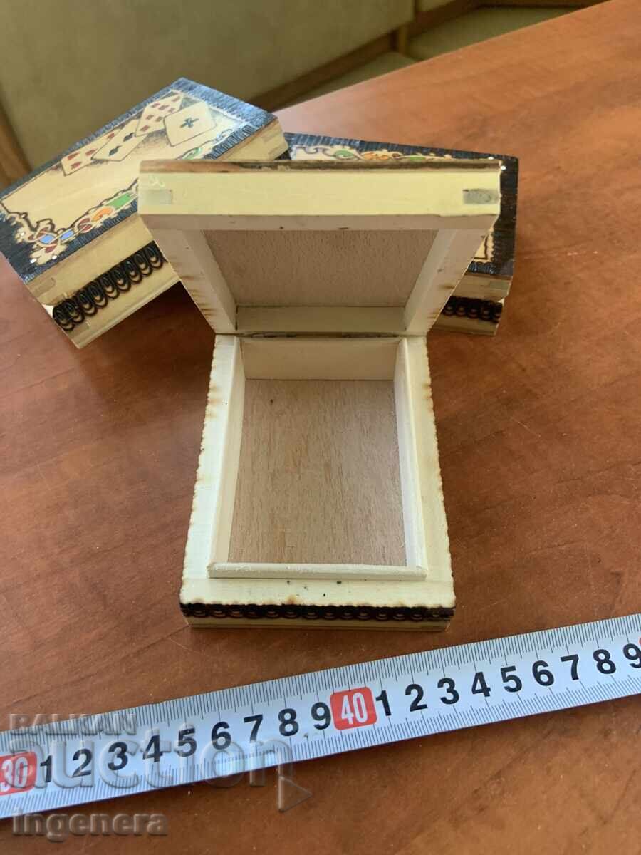 CUTIE LEMN PIROGRAFIE DESEN VECHI DIN SOCIALISM PENTRU ALUAT CĂRȚI cu preț 18.00 BGN | € 9.20