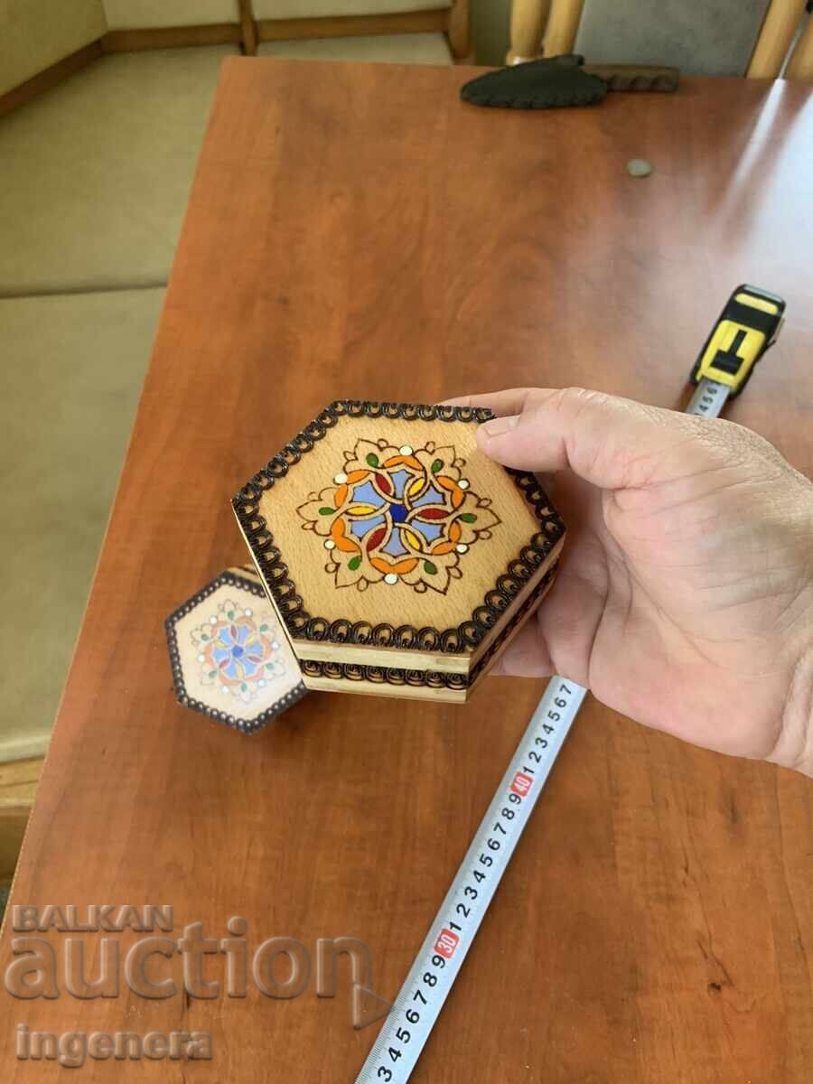 Auction  Wooden box pyrography drawing antique from the socialist era for jewelry
