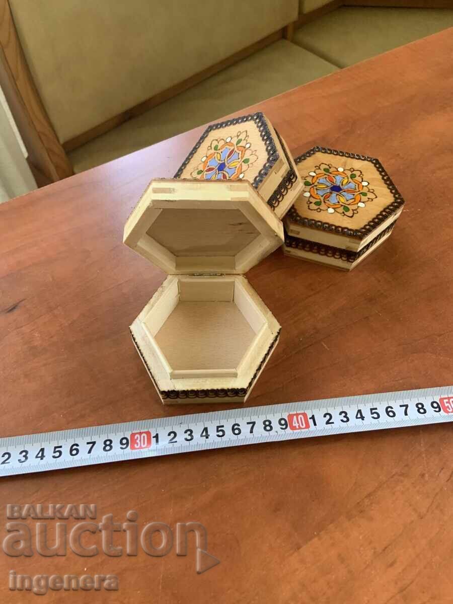 Delivery of Wooden box pyrography drawing antique from the socialist era for jewelry