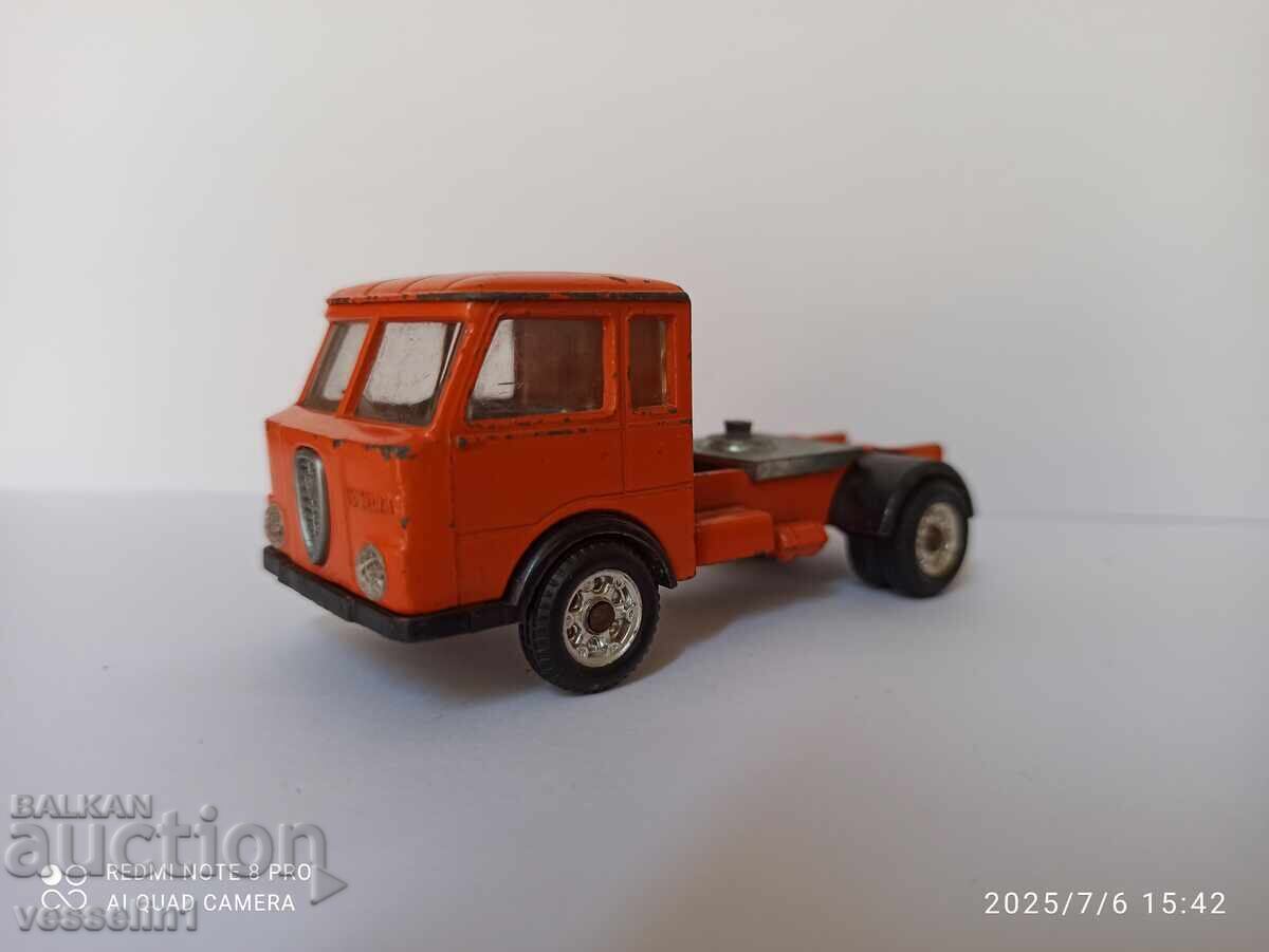 Стара играчка камион влекач ESADELTA на марка penny 1/66 с цена 24.00 лв. | € 12.27 Стара играчка камион влекач ESADELTA на марка penny 1/66 с цена 24.00 лв. | € 12.27