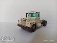 Camion tractor MACK de jucărie vechi, marca Corgi