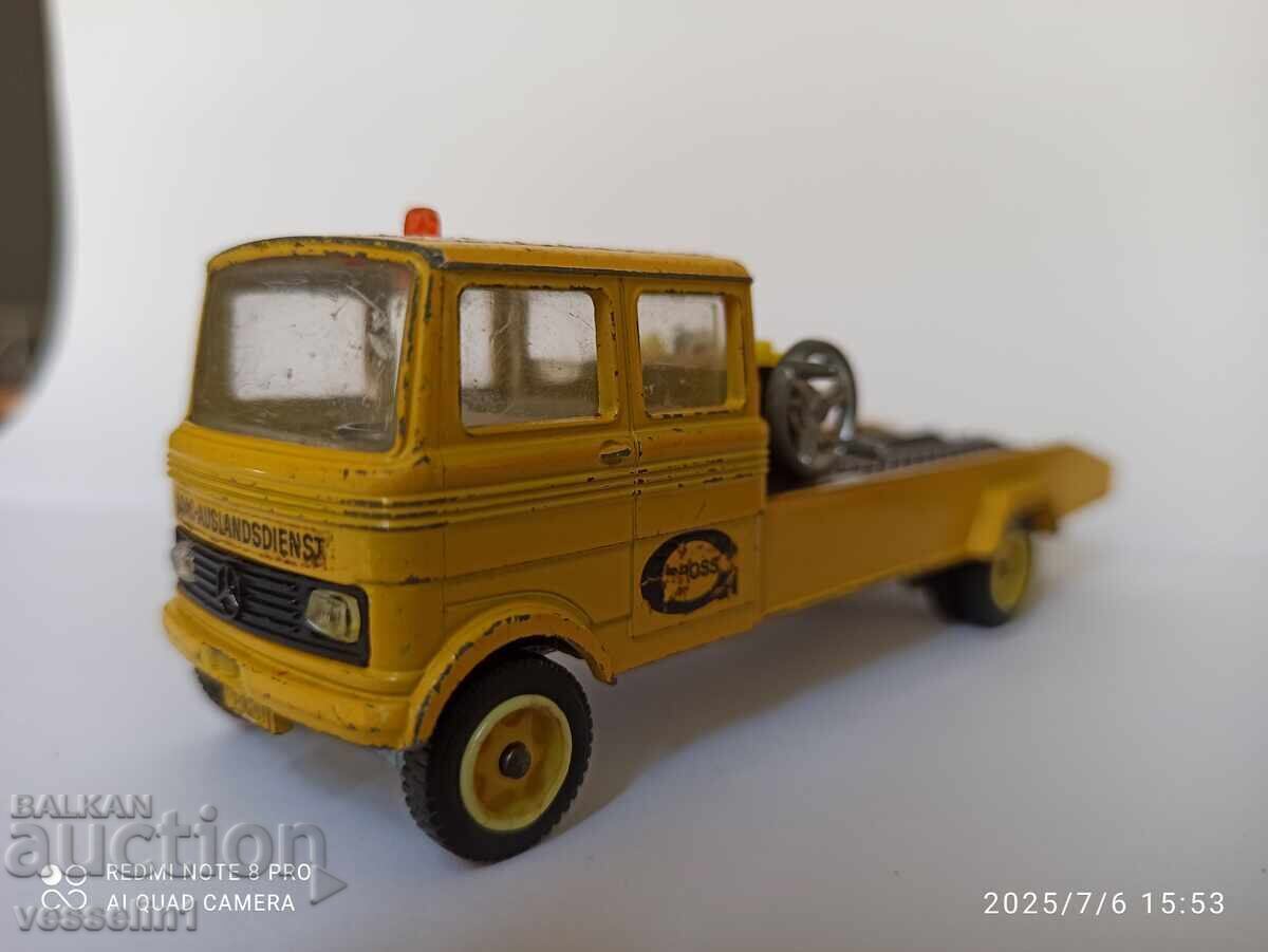 Παλιό παιχνίδι siku με την παλιά επιγραφή οδική βοήθεια Mercedes LP με τιμή 44.00 BGN | € 22.50