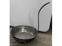 παλιό χάλκινο τηγάνι