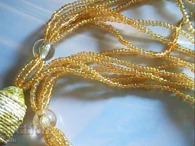 Доставка на красиво колие от маниста